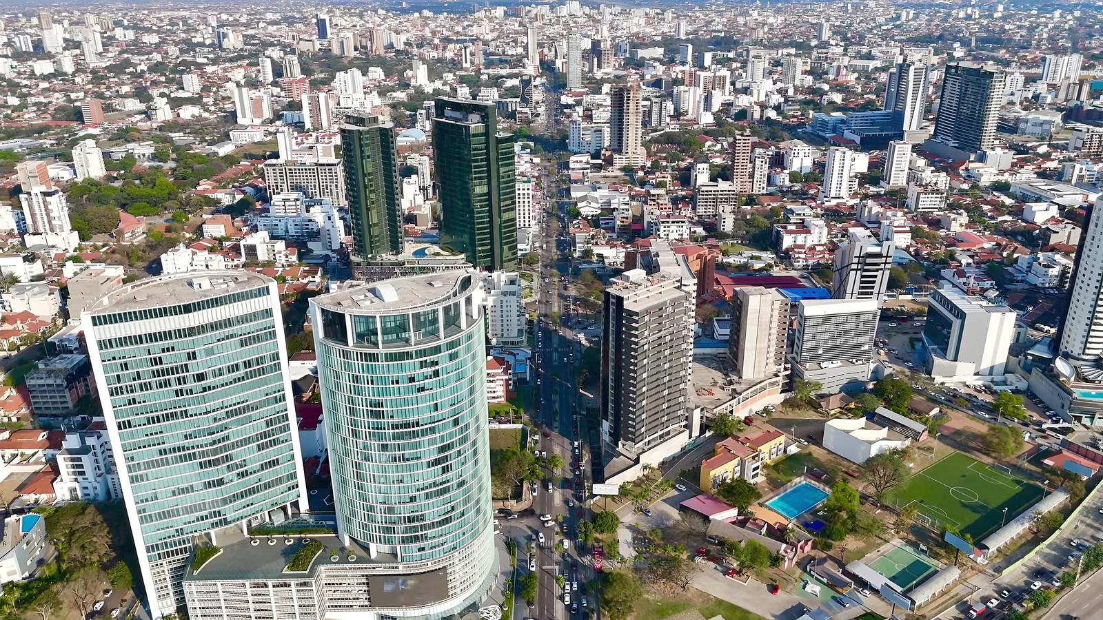 Vista aérea de la Av. San Martín, Equipetrol